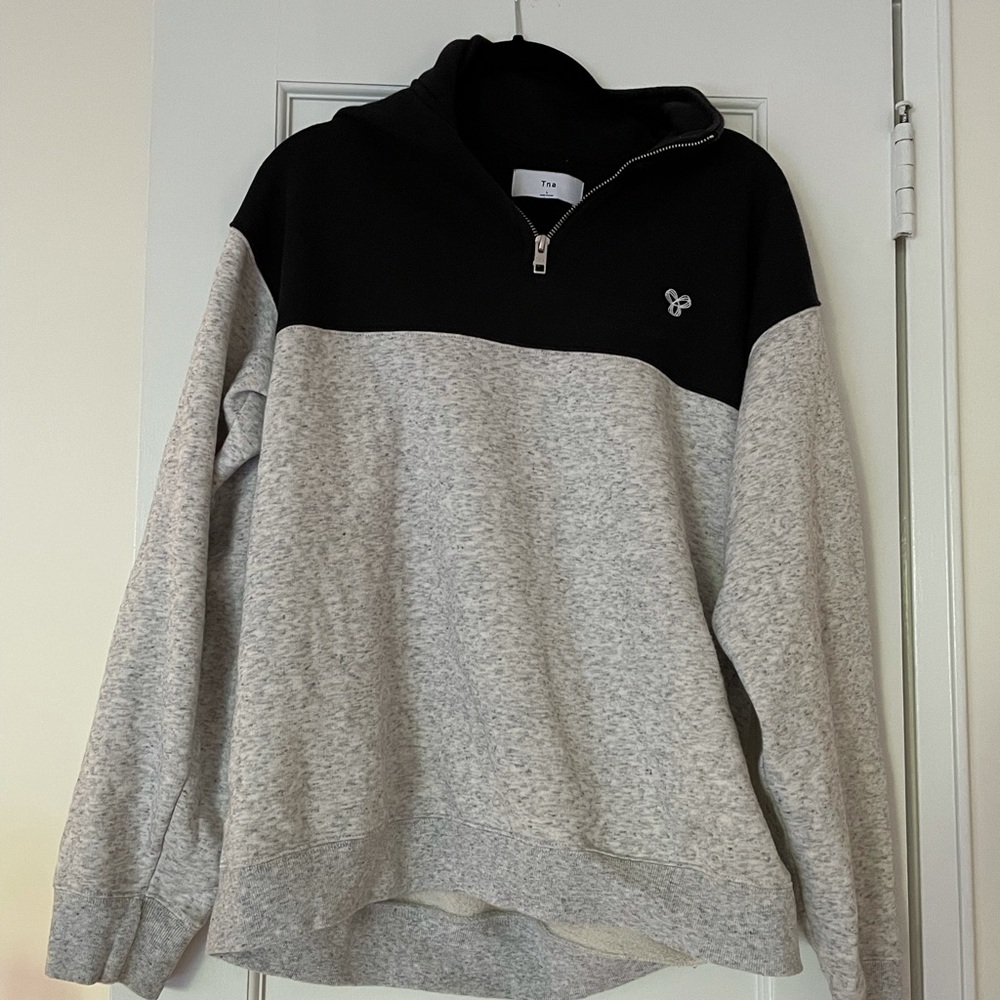 Aritzia sweatshirt size L